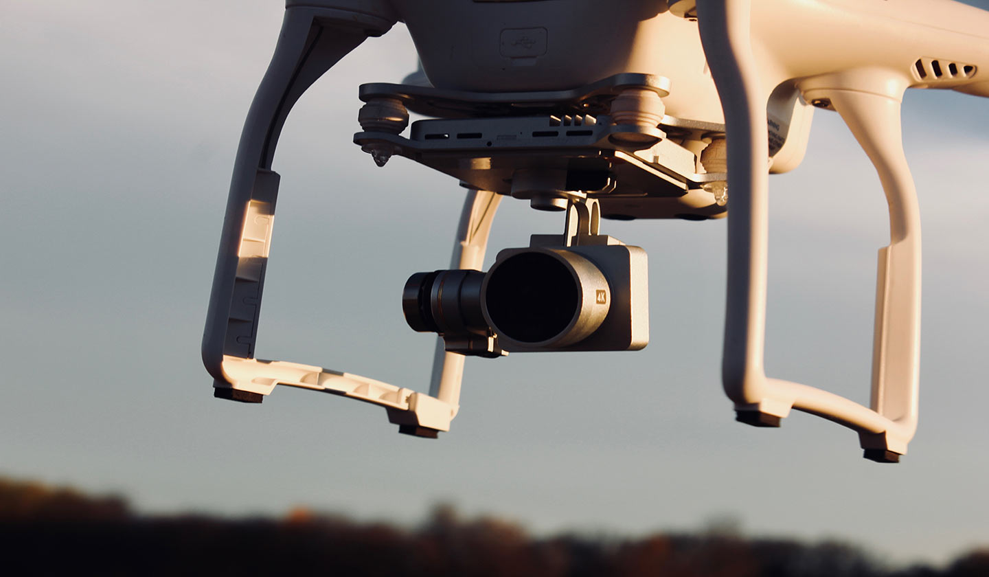 Aprovada lei que obriga os drones com mais de 900 gramas a ter seguro